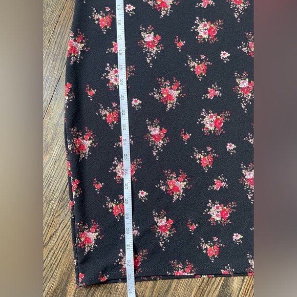Rebel Sugar Floral Dress, Black & Red Short Sleeve, Size Medium - Picture 5 of 7